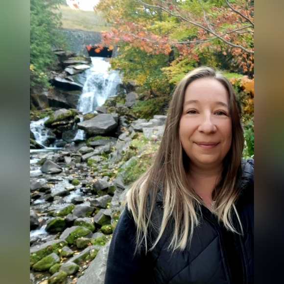 Meet your Posher, Ria - Picture 2 of 4